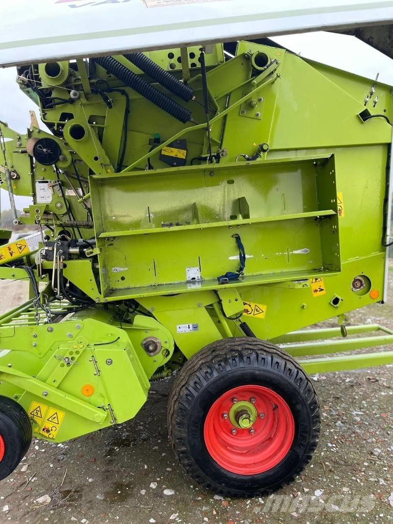 CLAAS Variant 280 Rundballenpressen