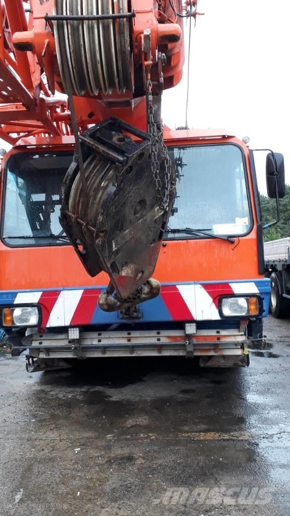 Liebherr LTM 1090-2 All-Terrain-Krane
