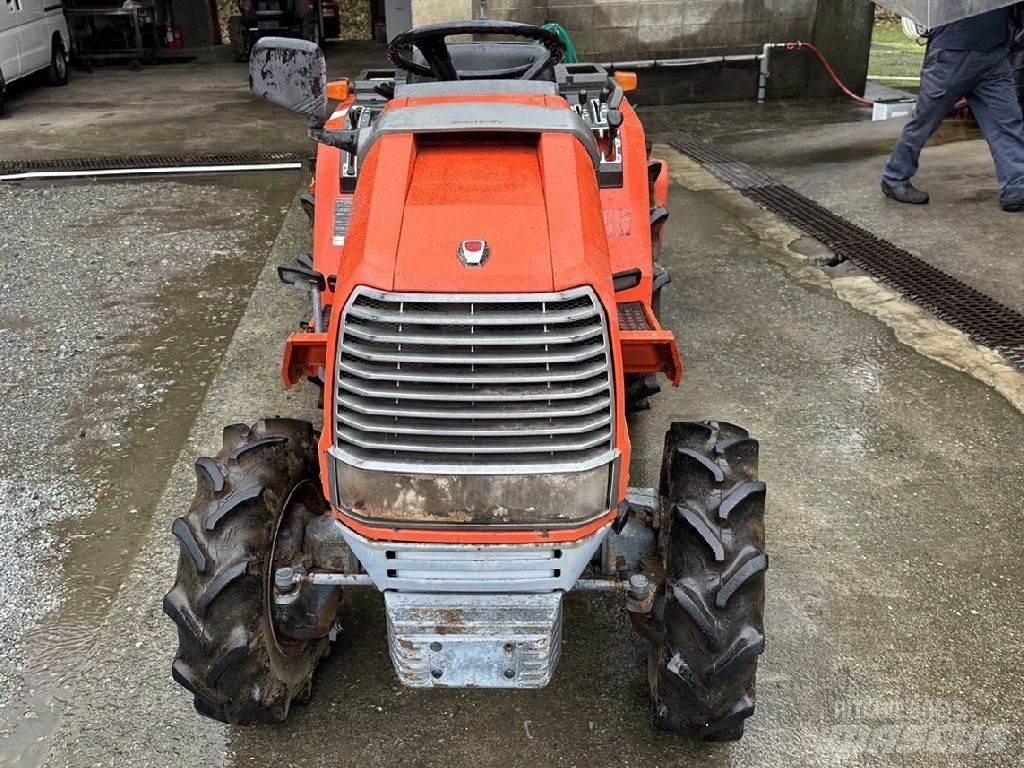 Kubota A-17 Traktoren