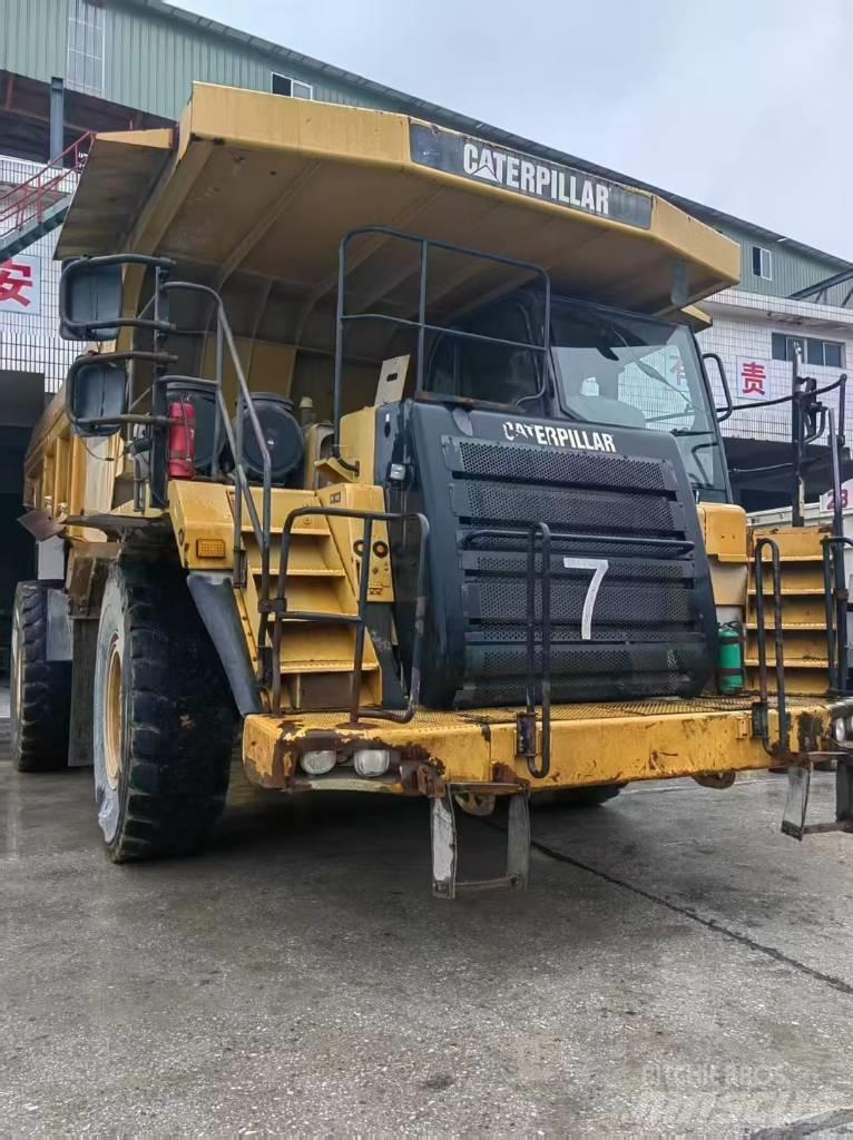 CAT 777E Dumper - Knickgelenk