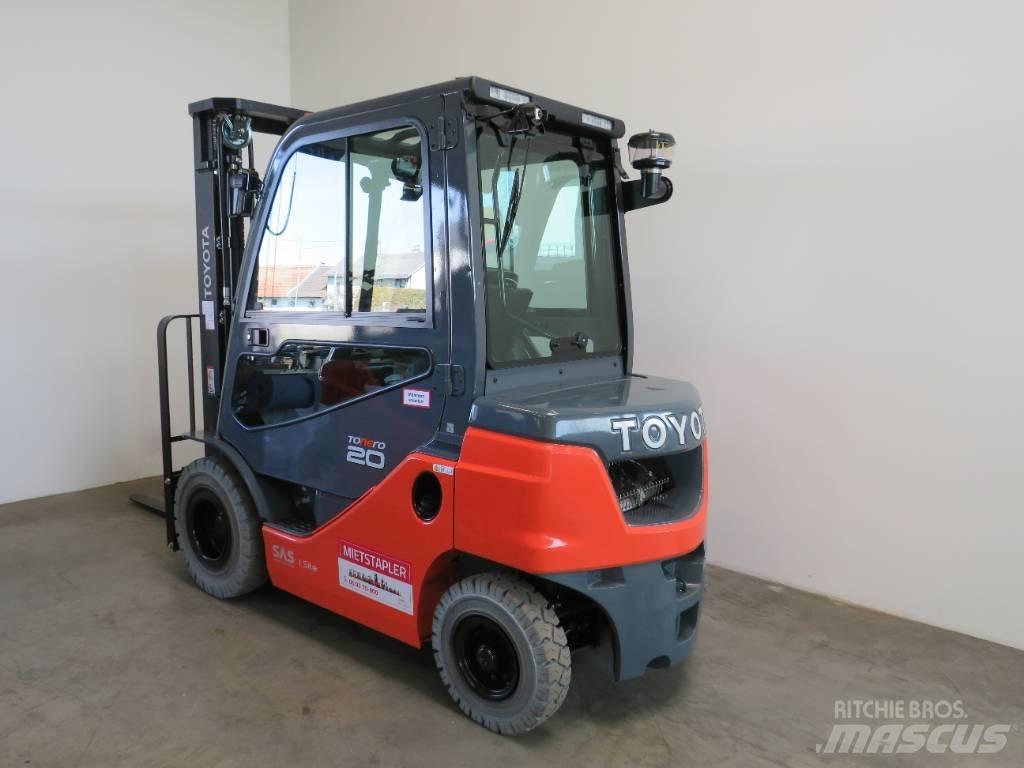 Toyota 8 FDF 20 Diesel Stapler
