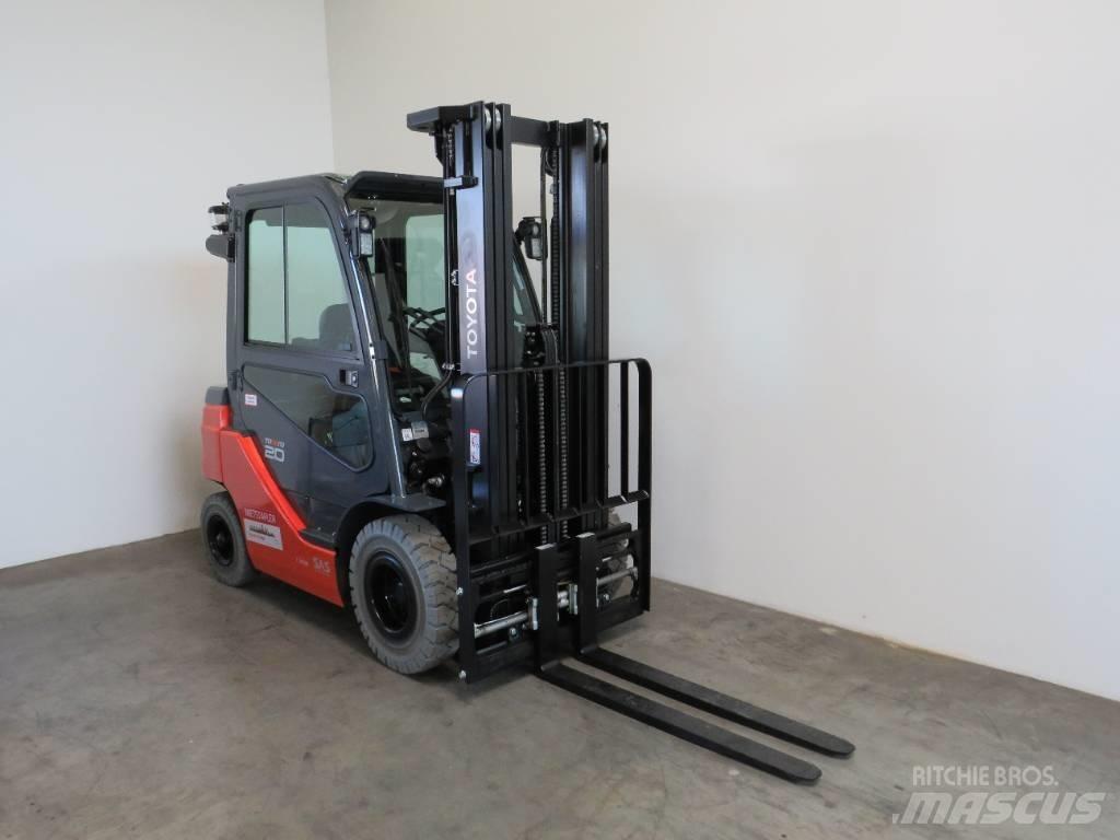 Toyota 8 FDF 20 Diesel Stapler