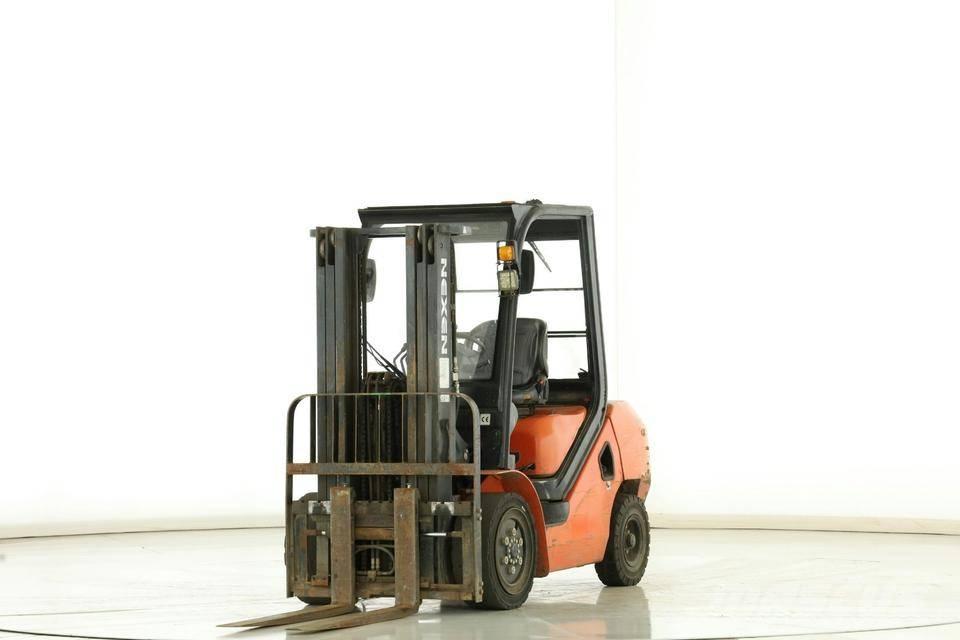 Nexen FDE-30 Diesel Stapler