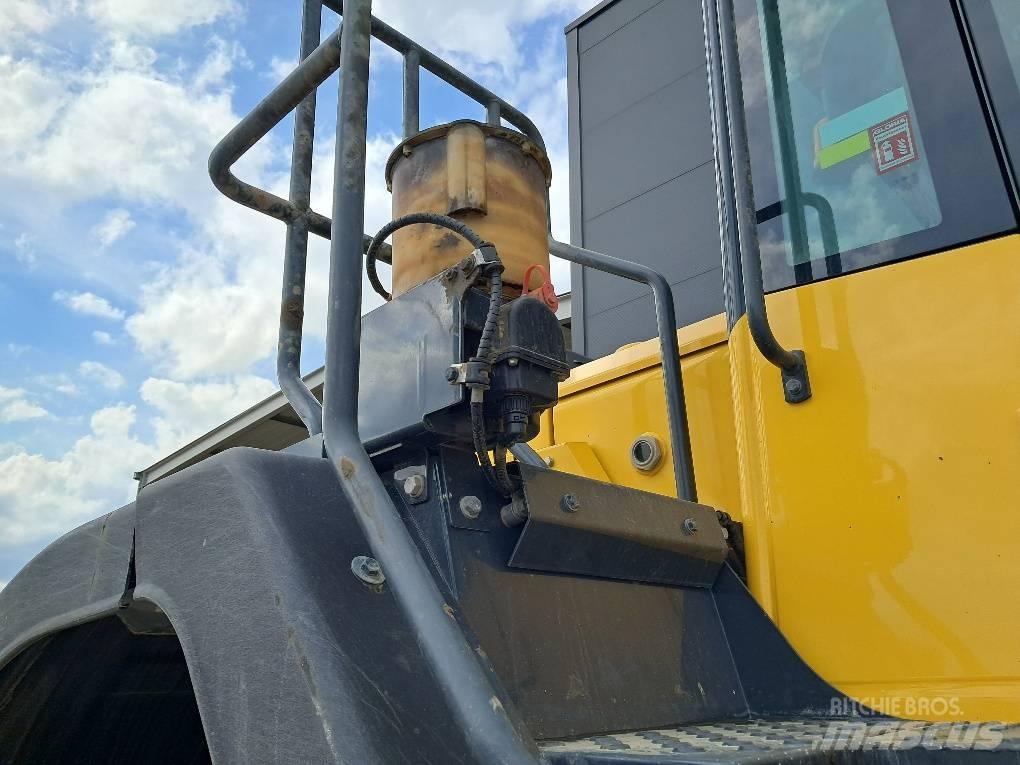 Komatsu WA480-8 Radlader