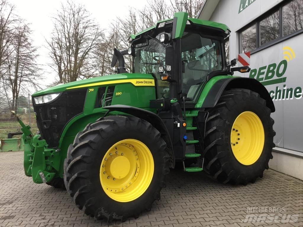 John Deere 7R330 Traktoren