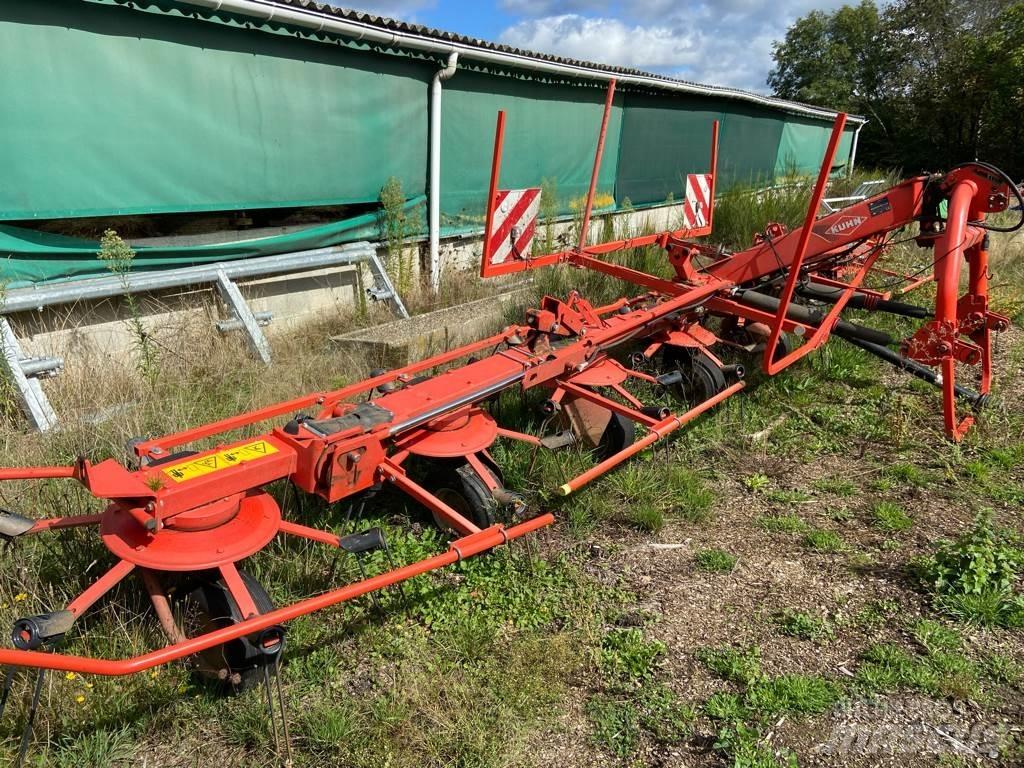 Kuhn GF8702 Kreiselheuer/-wender