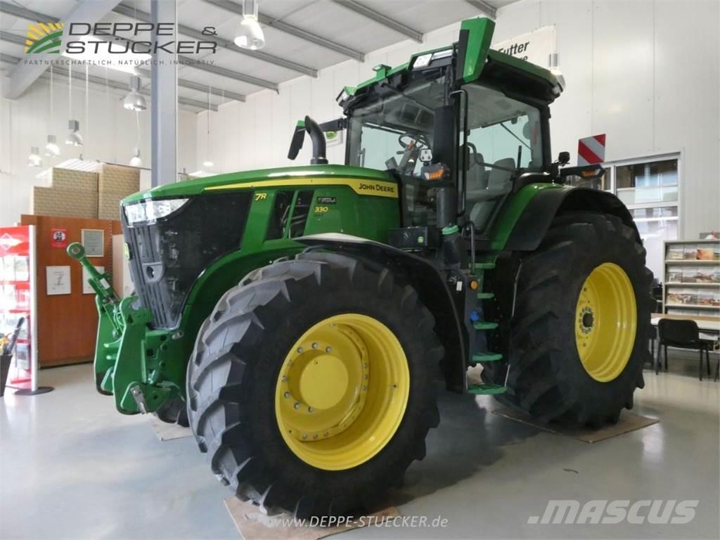 John Deere 7R 330 Traktoren