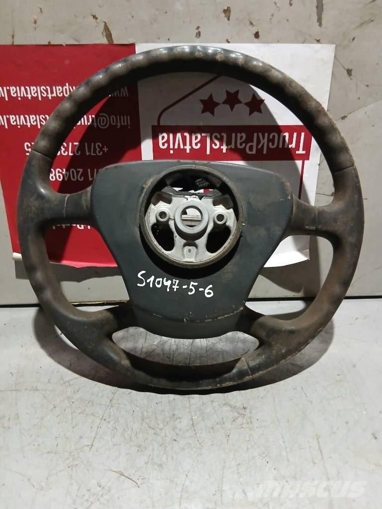 Scania P 420    1495393 Kabinen