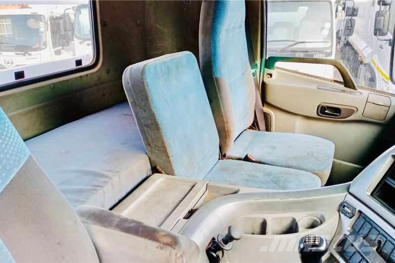 UD WF 330 Andere Fahrzeuge
