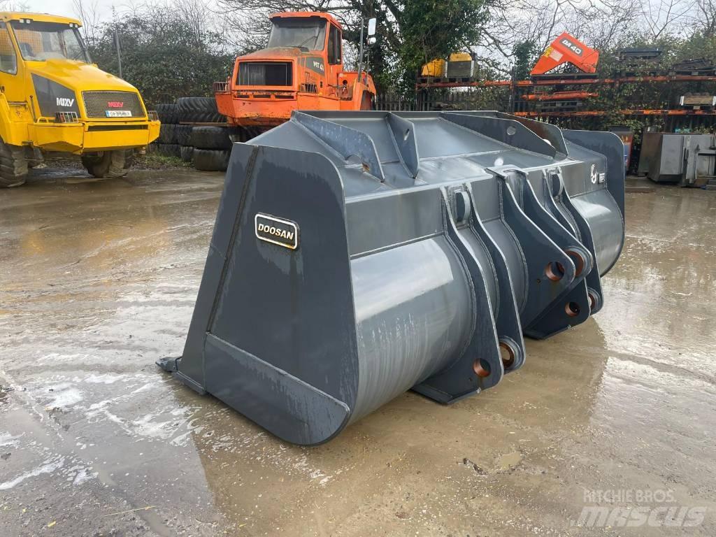 Doosan DL 420-3 Schaufeln