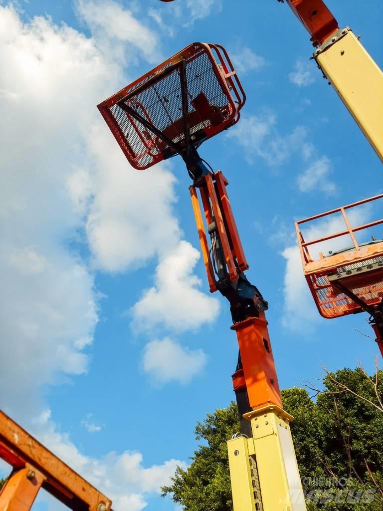 JLG E 300 AJP Gelenkteleskoparbeitsbühnen