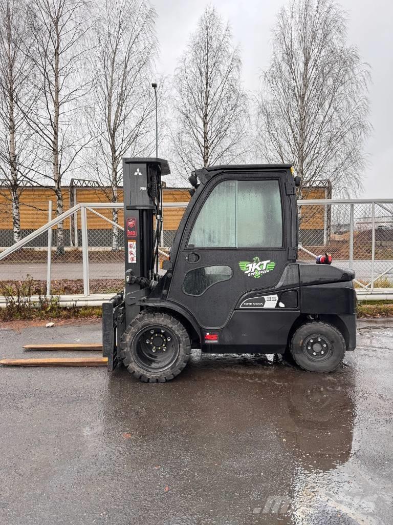 Mitsubishi FD 35 N3 Diesel Stapler