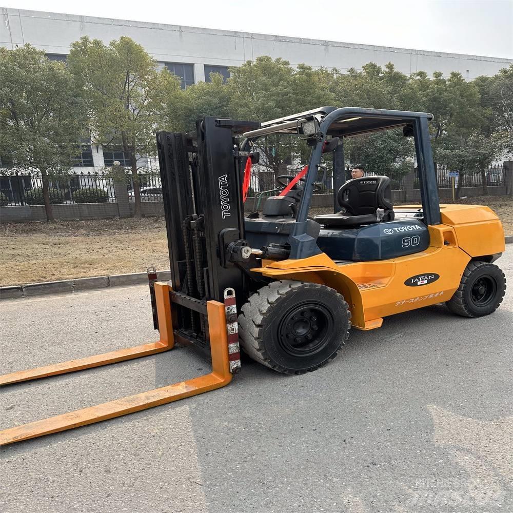 Toyota 02-7FDA50 Diesel Stapler