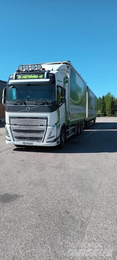 Volvo FH 13 Holztransportanhänger