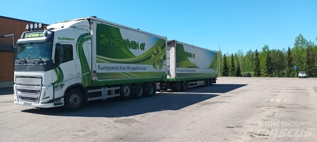 Volvo FH 13 Holztransportanhänger