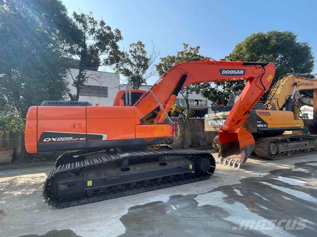 Doosan DX 225 LC Raupenbagger