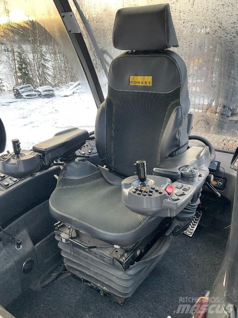 Ponsse WISENT 8W Forwarder