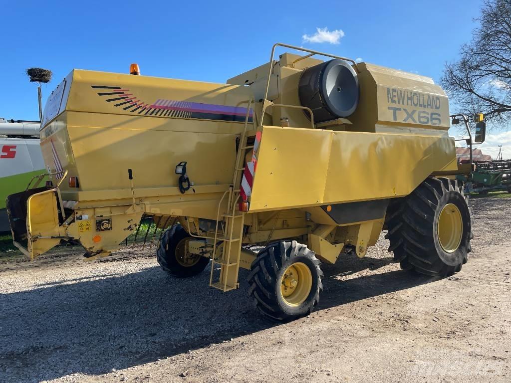 New Holland TX 66 Mähdrescher