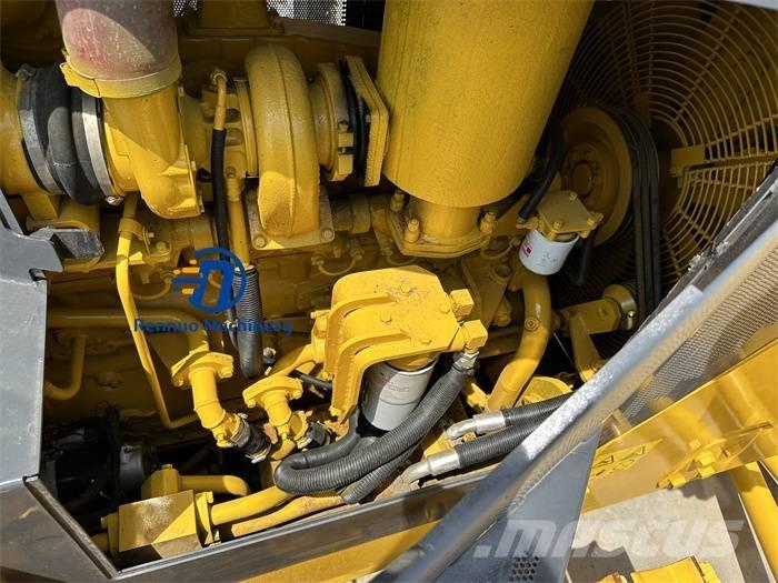 Shantui SD 32 Bulldozer