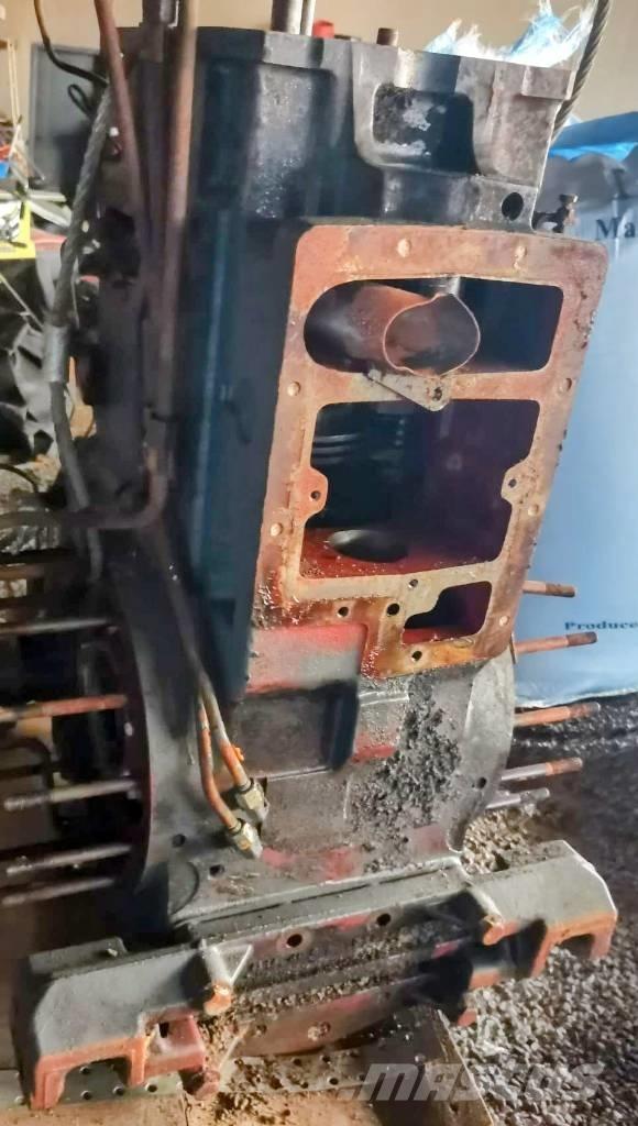 New Holland TM 120 Traktoren