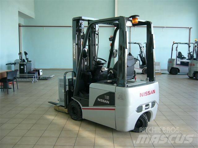Nissan TX3-16 Elektro Stapler