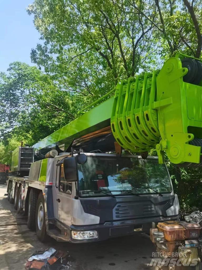 Zoomlion 220 Ton All-Terrain-Krane