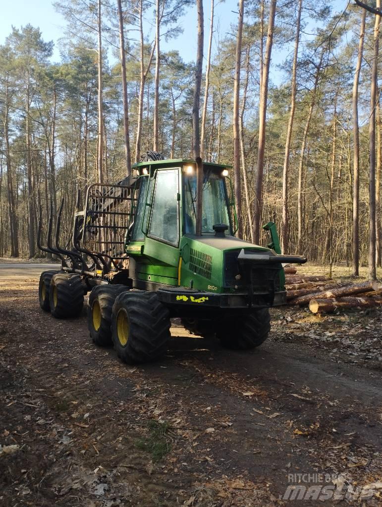 John Deere 810D Forwarder