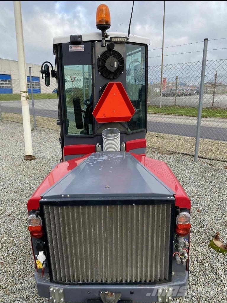 Timan 3330 Gezogene und selbstfahrende Mäher