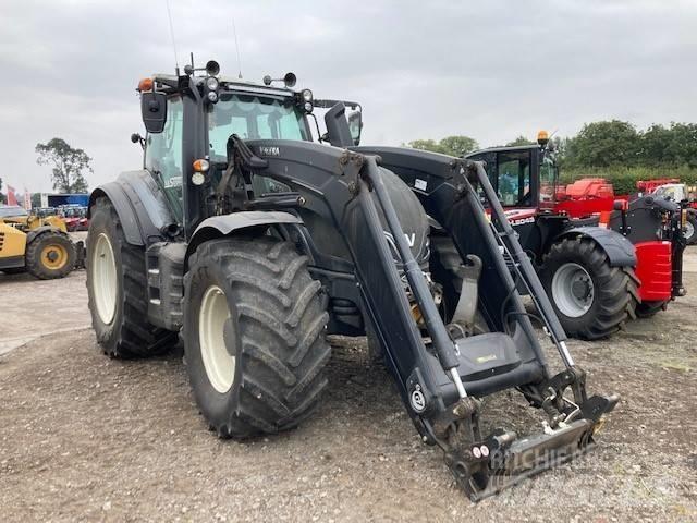 Valtra T214 Versu Traktoren