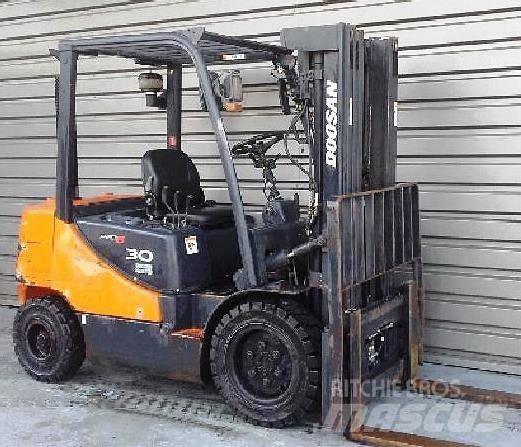 Doosan D30 S-5 Diesel Stapler