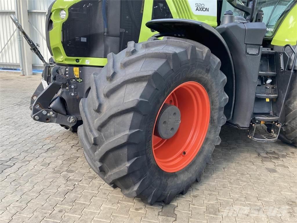 CLAAS Axion 920 Traktoren