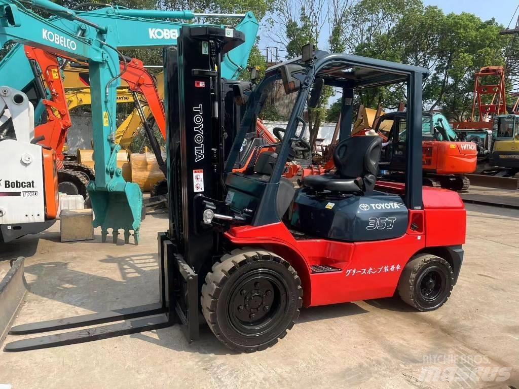 Toyota FD 35 Diesel Stapler