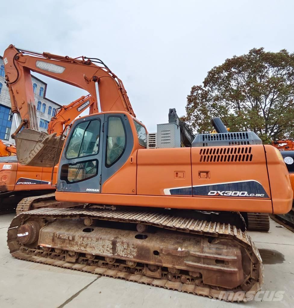 Doosan DX 300 LC Raupenbagger