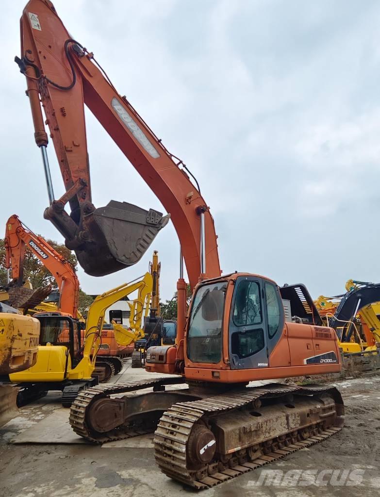 Doosan DX 300 LC Raupenbagger
