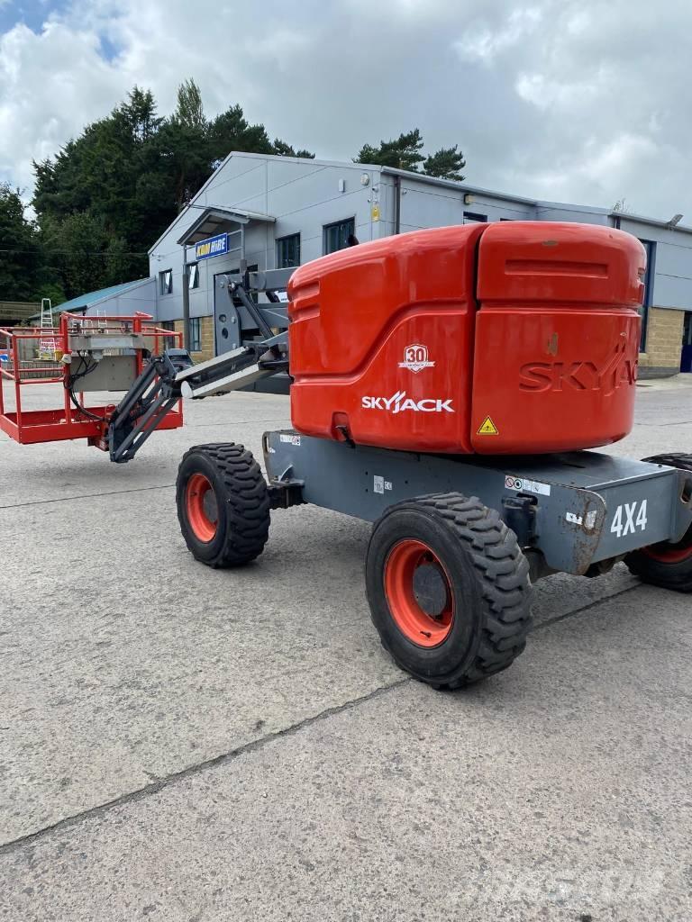 SkyJack SJ 46 AJ Gelenkteleskoparbeitsbühnen