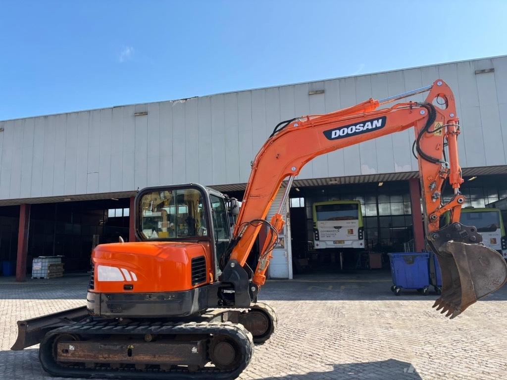 Doosan DX 80 R Midibagger  7t - 12t