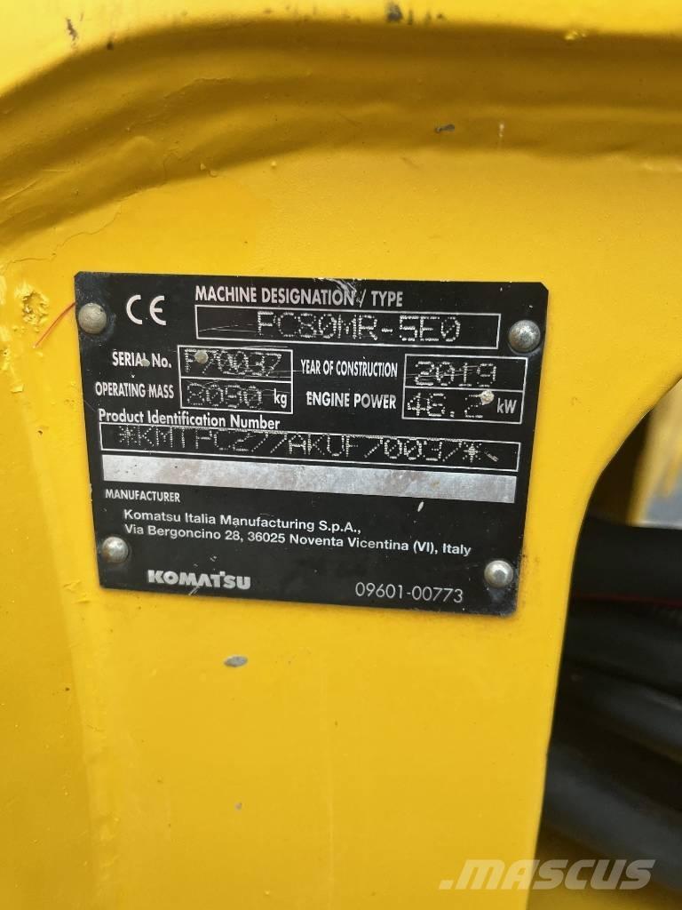 Komatsu PC80MR-5E0 Midibagger  7t - 12t