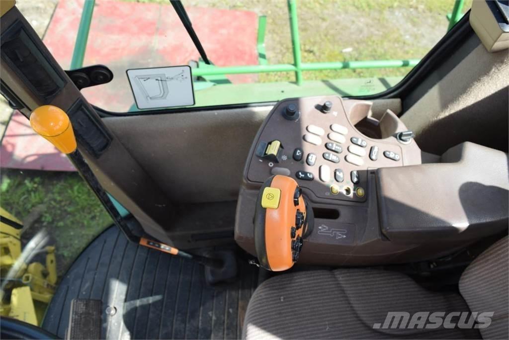 John Deere 7400 Selbstfahrende Häcksler