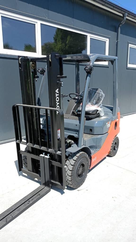 Toyota 8FDF15 Diesel Stapler