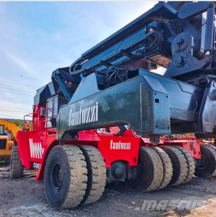 Fantuzzi CS 45 KM Reach-Stacker