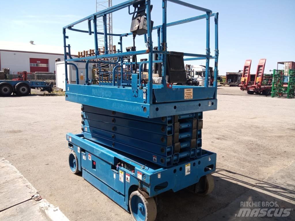 Haulotte Compact 14 Scheren-Arbeitsbühnen