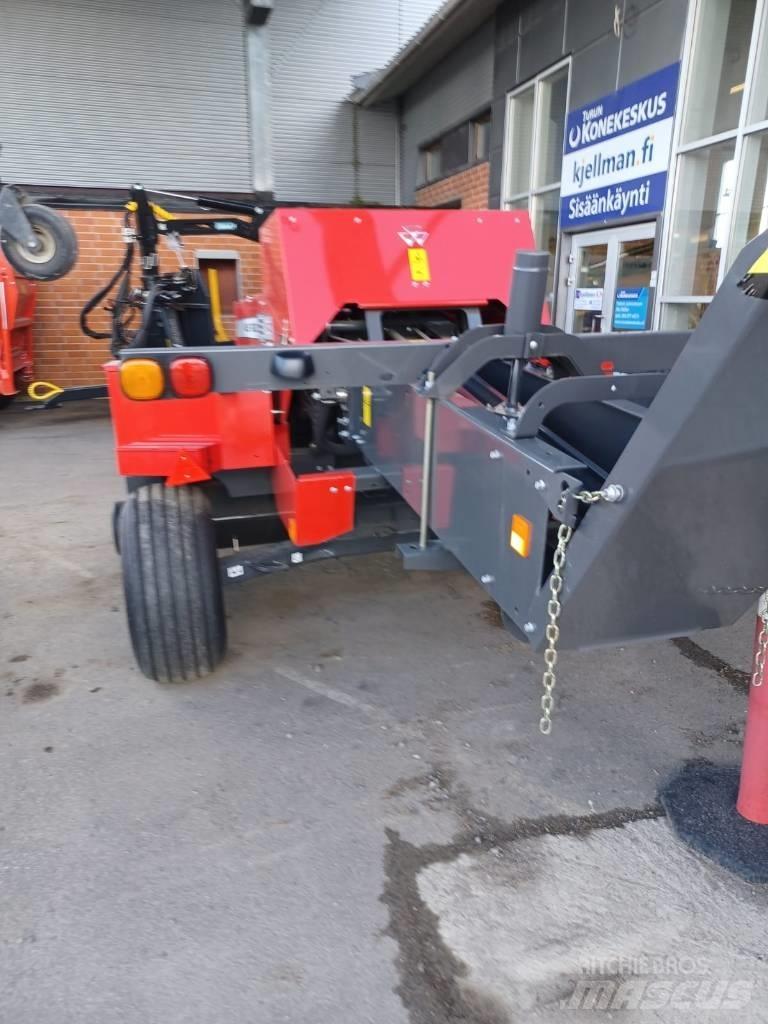 Massey Ferguson 1840 Quaderpressen