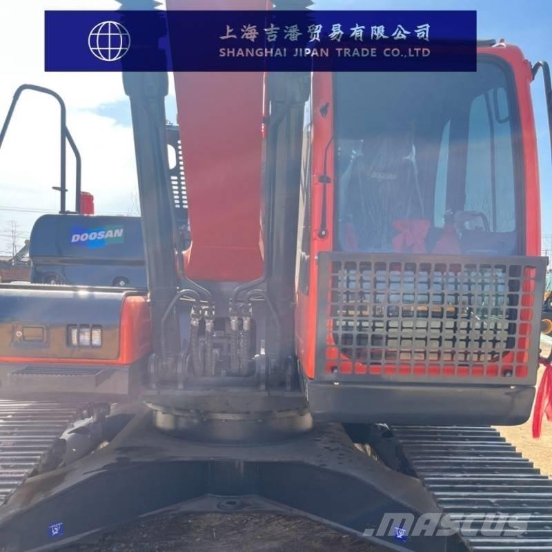 Doosan DX 225 Raupenbagger
