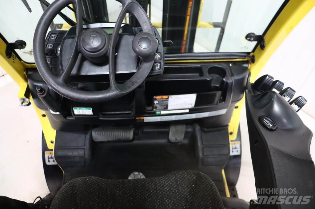 Hyster H2.5FT Gas Stapler