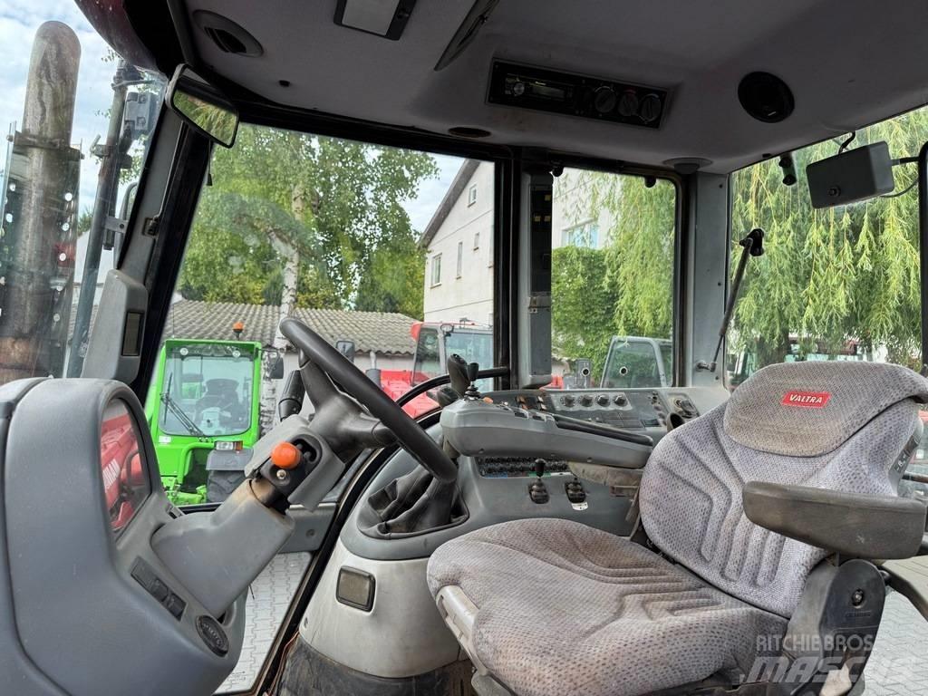 Valtra T160 HiTECH Traktoren