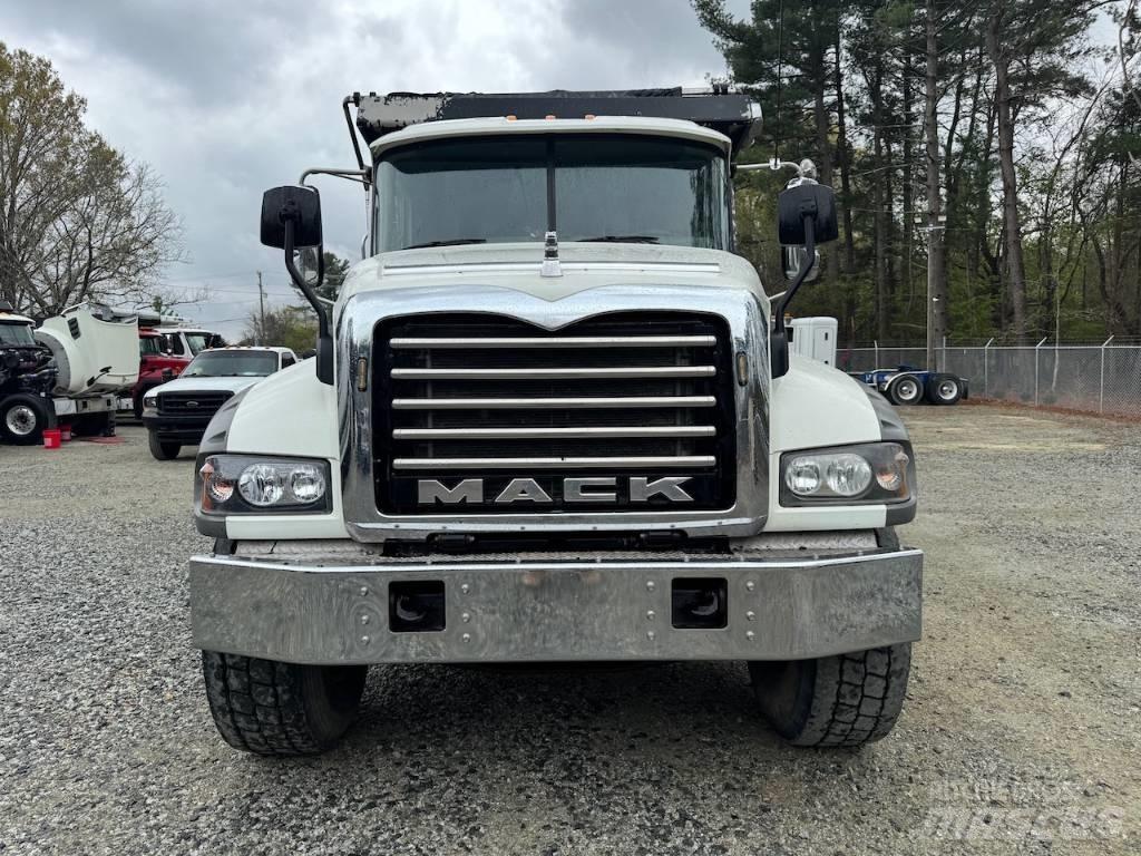 Mack GU433 Kipper