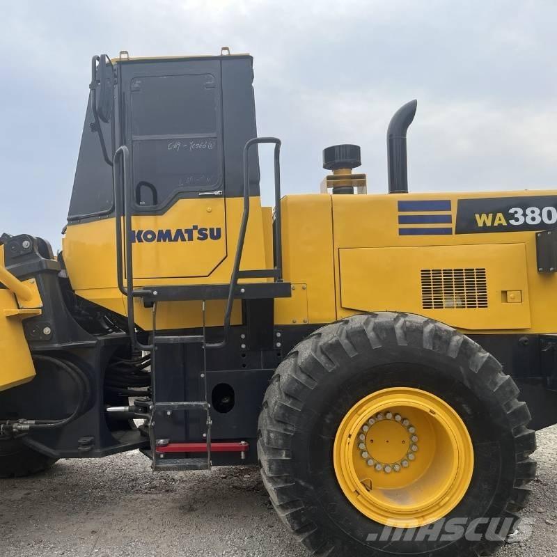 Komatsu WA 380 Radlader
