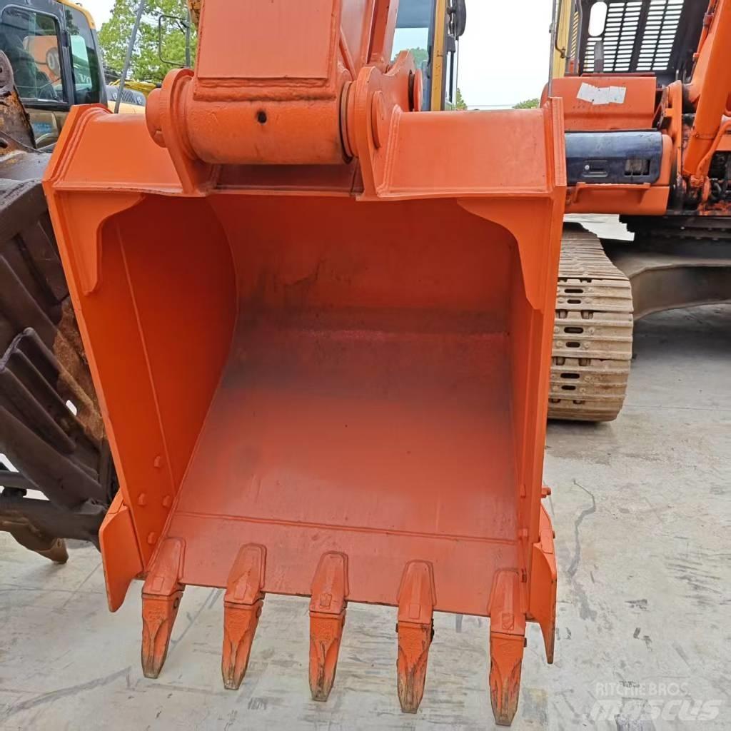 Hitachi ZX 210 Raupenbagger