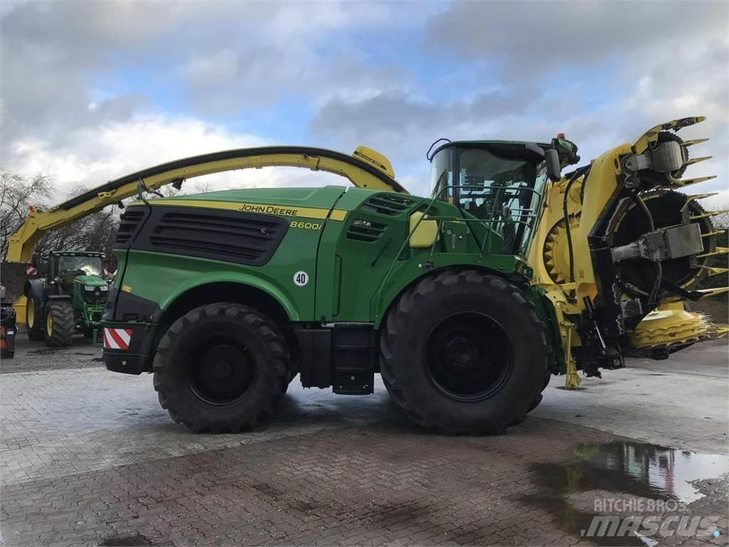 John Deere 8600 Selbstfahrende Häcksler