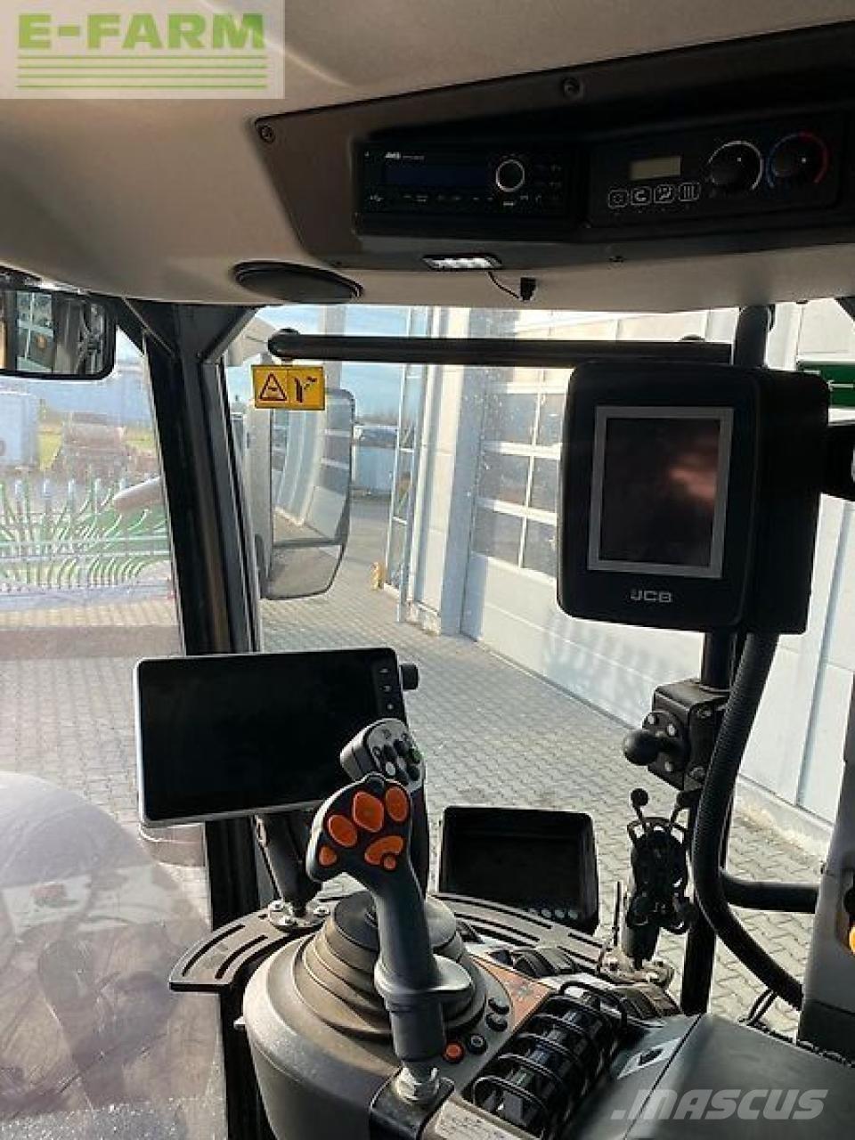 JCB 4220 fatsrac Traktoren